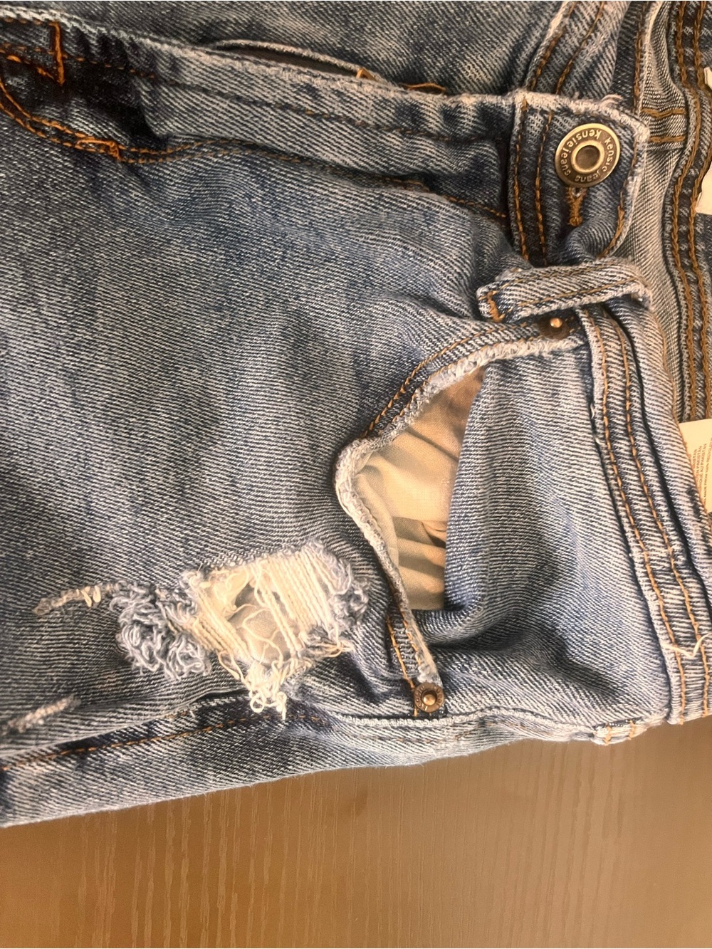 Kensie Women's Stretchy Distressed Jeans in Light Blue Wash 🐝 - Picture 5 of 7